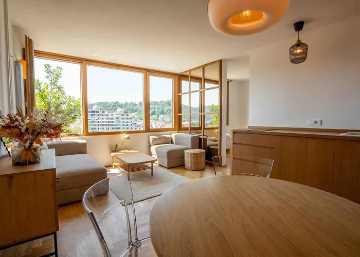 Apartmán Tjs Temple With Castle View